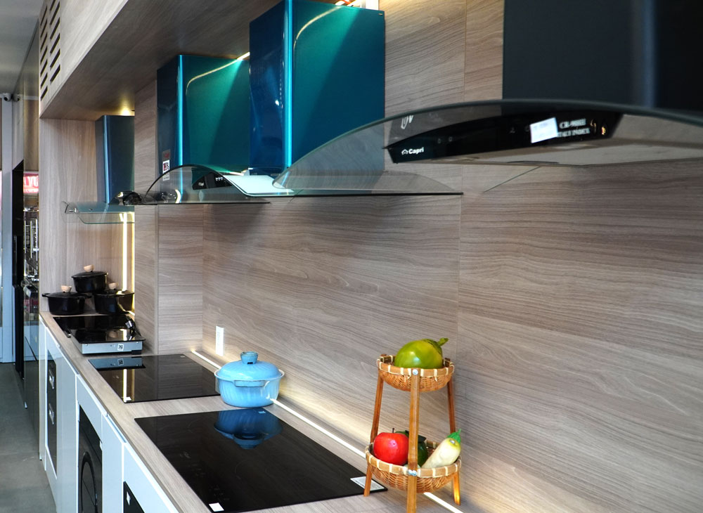 Showroom Capri Việt Nam trưng bày nhiều loại máy hút mùi khác nhau